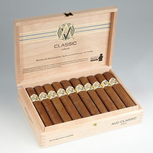 Avo Classic Cigars - No. 9 Robusto - 4.7x48 - cigar13