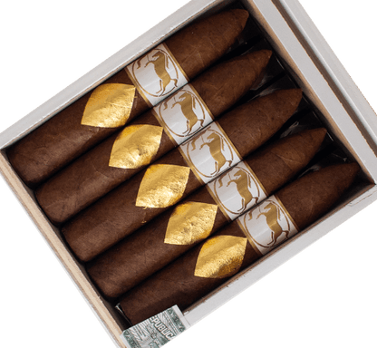 Cavalier Geneve White Series Petit No. 2 (4.75" x 52)