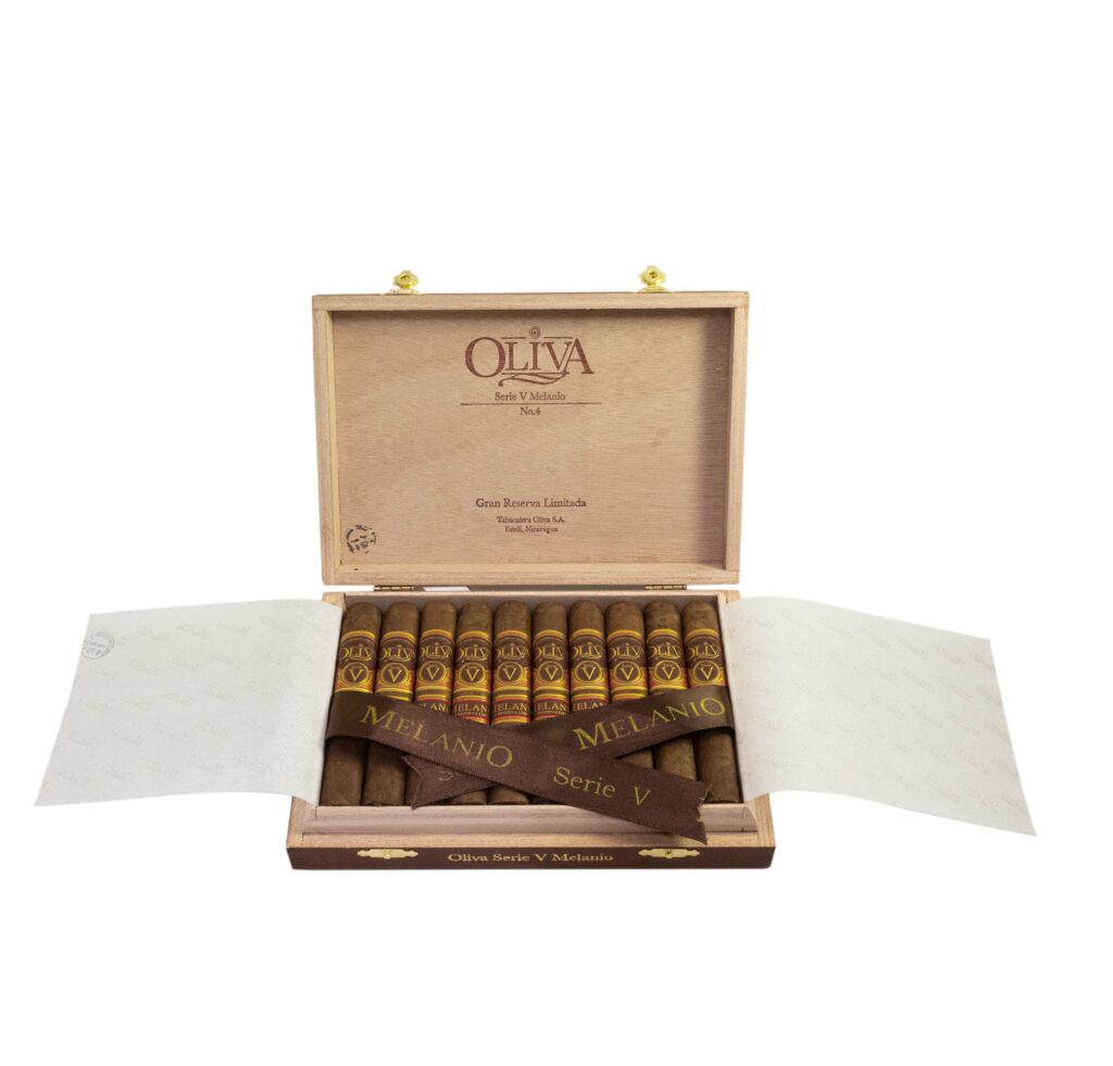 Oliva Serie V Melanio No. 4 Petit Corona