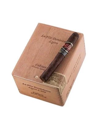 La Flor Dominicana Ligero Cabinet L-200 Oscuro Natural (Corona) (4.88" x 40)