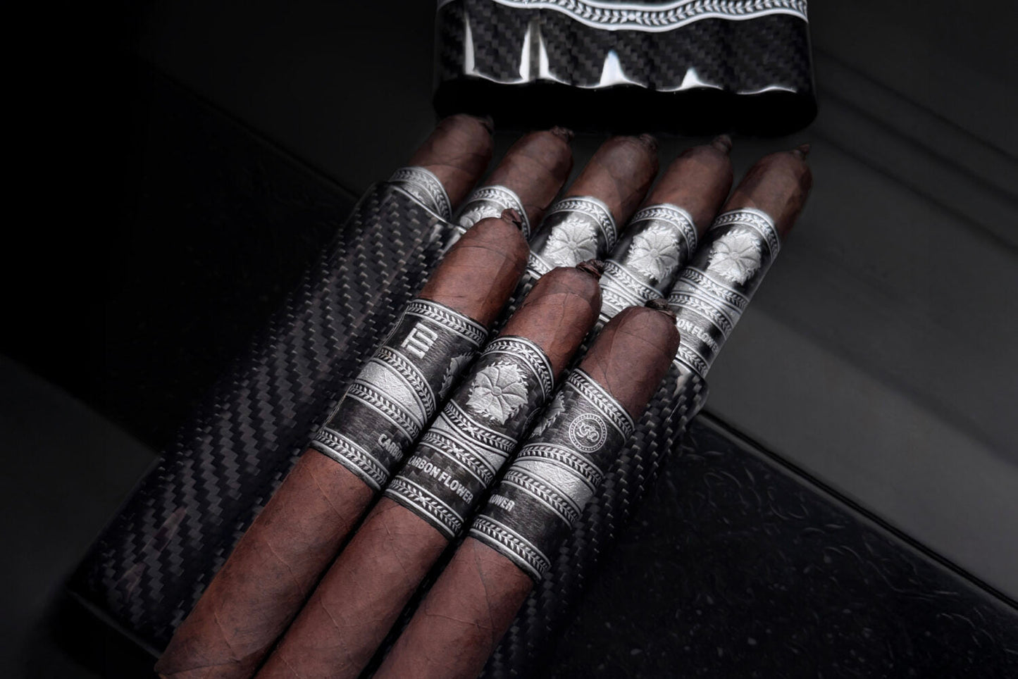 La Flor Dominicana Carbon Flower (6.0" x 54)