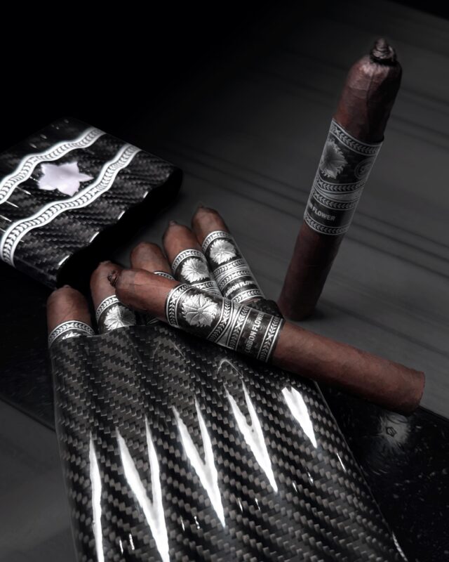 La Flor Dominicana Carbon Flower (6.0" x 54)
