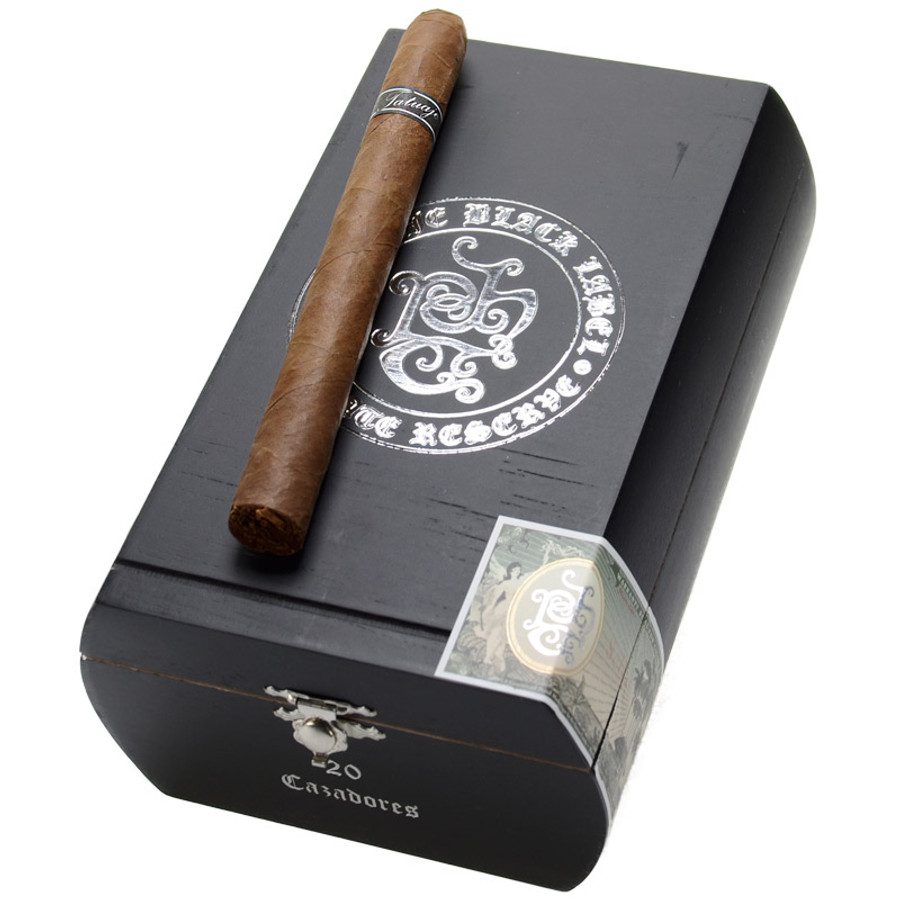 Tatuaje Black Label Cazadores