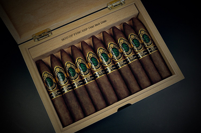 God of Fire Kkp Never Back Down Piramide - Piramide 58 - 5.25 X 58