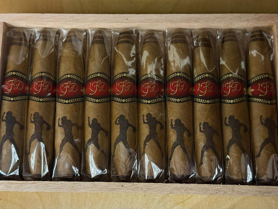 La Flor Dominicana Special Football Edition 2025 - No.2 - cigar13