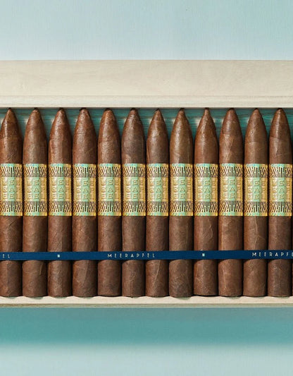 Meerapfel Meir Pyramid (6 1/8 x 52) - cigar13
