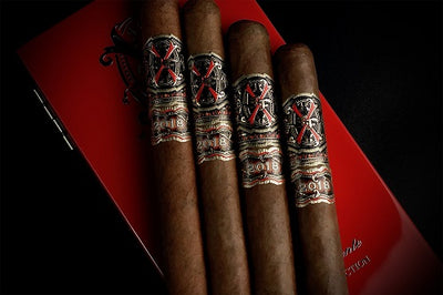 THE OPUS X STORY CIGARS - Red Travel Humidor