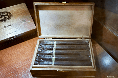 Padron Black No. 97 - Torpedo - 6.75x54 - Maduro - cigar13