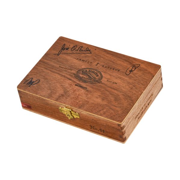 Padron Family Reserve No. 44 Maduro (Torpedo) (6.0" x 52)