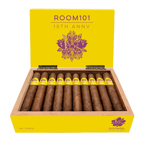 Room 101 15th Anniversary - Toro - 6 X 52 - cigar13